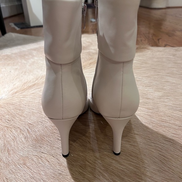 Nine West Cream Color 7.5 - like new, only wore once - Picture 5 of 8